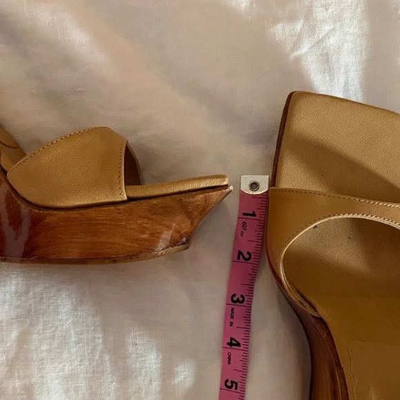 GUESS Y2K Tan Wedge Wood Sandals - Sleek Strappy Design size 7 - Picture 7 of 7